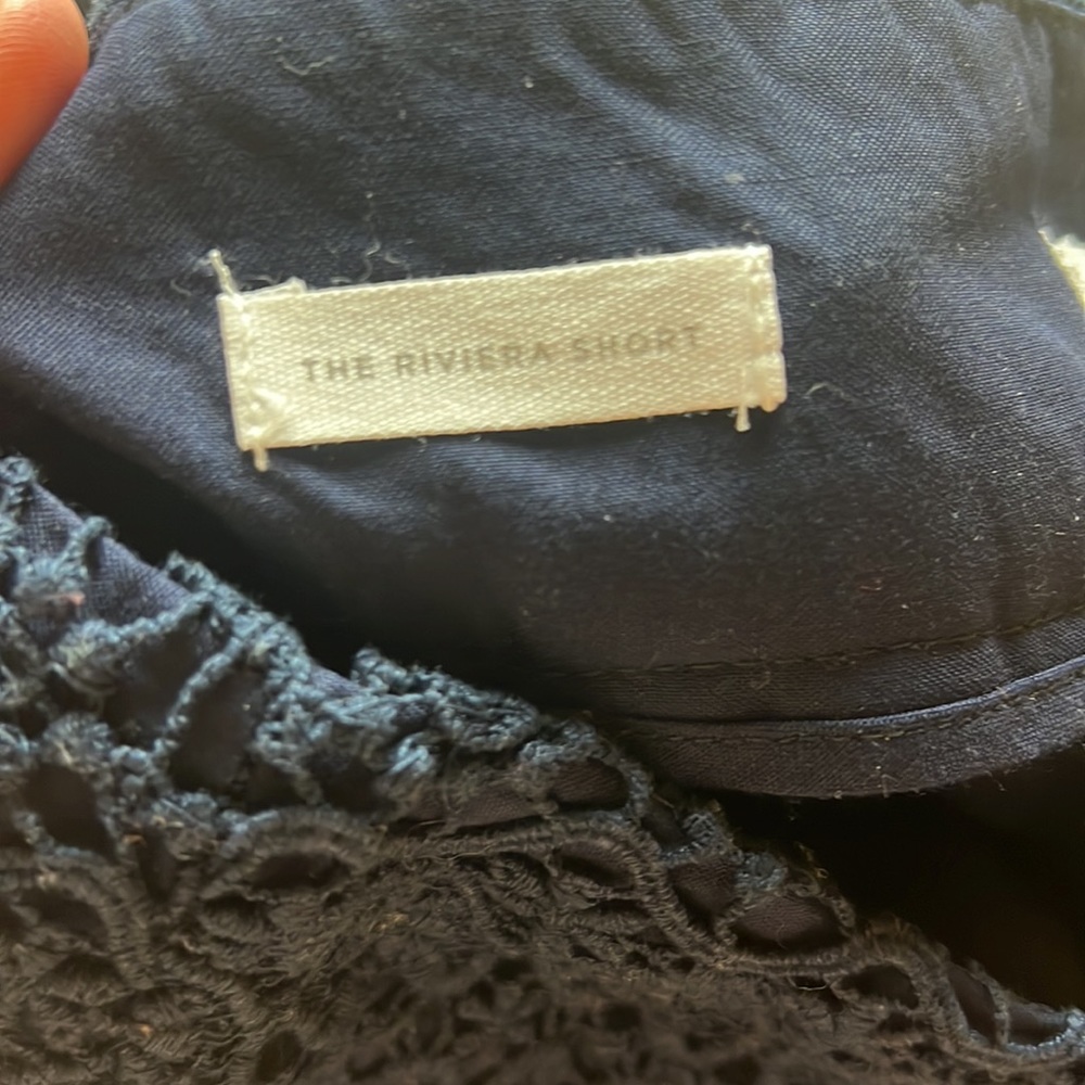 Loft size 8 navy lace shorts - Picture 4 of 4